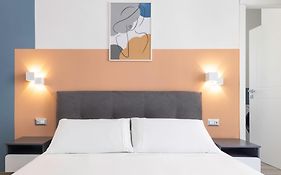 Quarzo. Modern Rooms